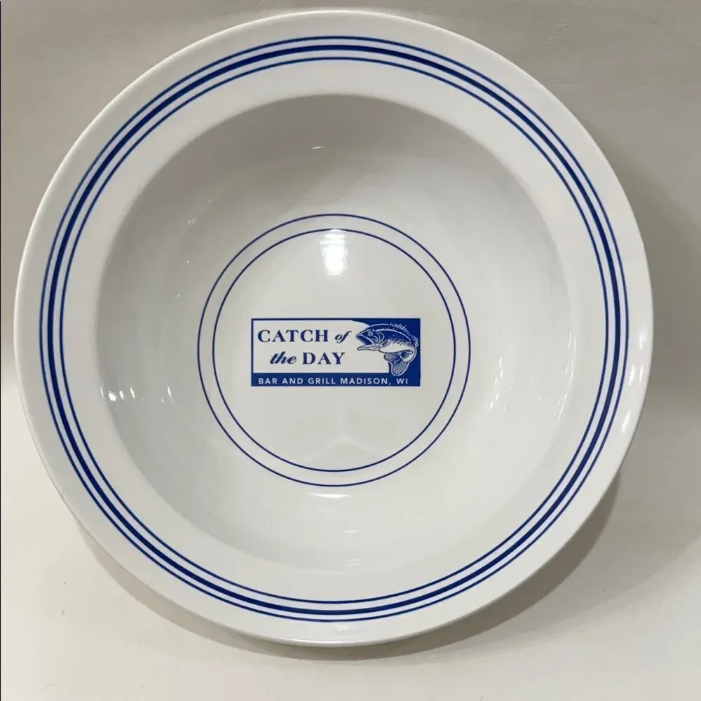 Pottery Barn Resort Pasta Bowl White Blue 13 In Round X 3 1/4 Tall Bar & Grill